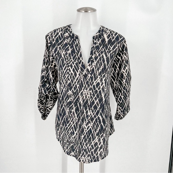 Collective Concepts black and white blouse - Picture 1 of 9